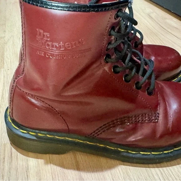 Dr. Martens 1460 Cherry Red Lace Up Combat Ankle Boots Men’s 6 Women’s 7 - Picture 4 of 7